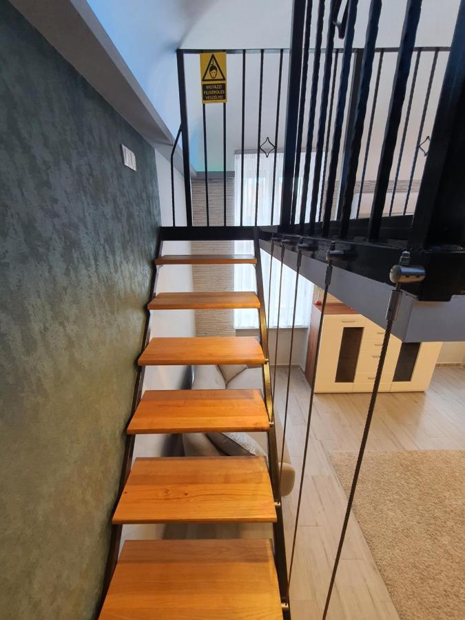 Belvarosi Exkluziv Loft Debrecen Bagian luar foto