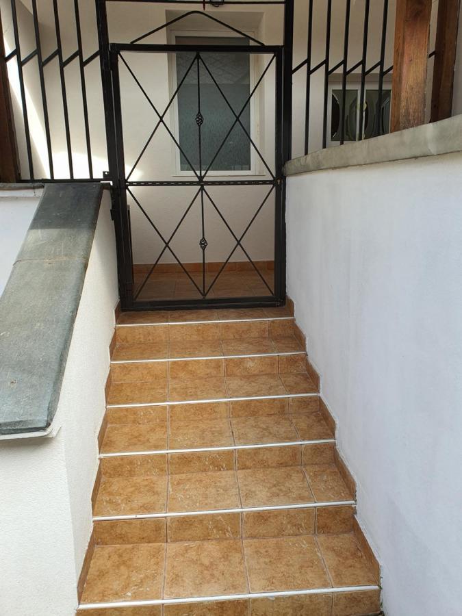 Belvarosi Exkluziv Loft Debrecen Bagian luar foto